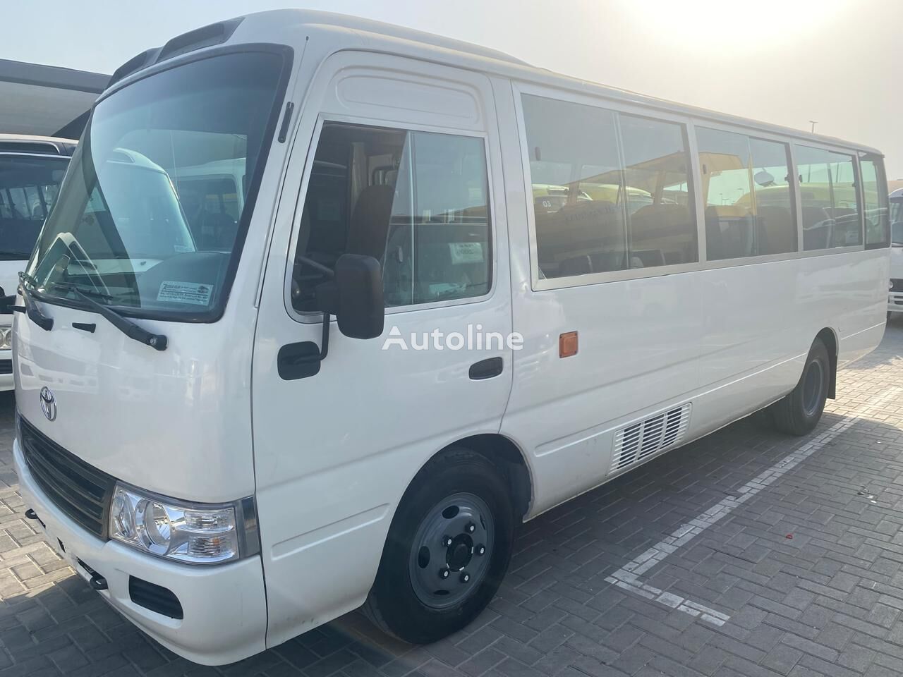 autocar de tourisme Toyota Coaster Coach bus (Diesel -LHD)