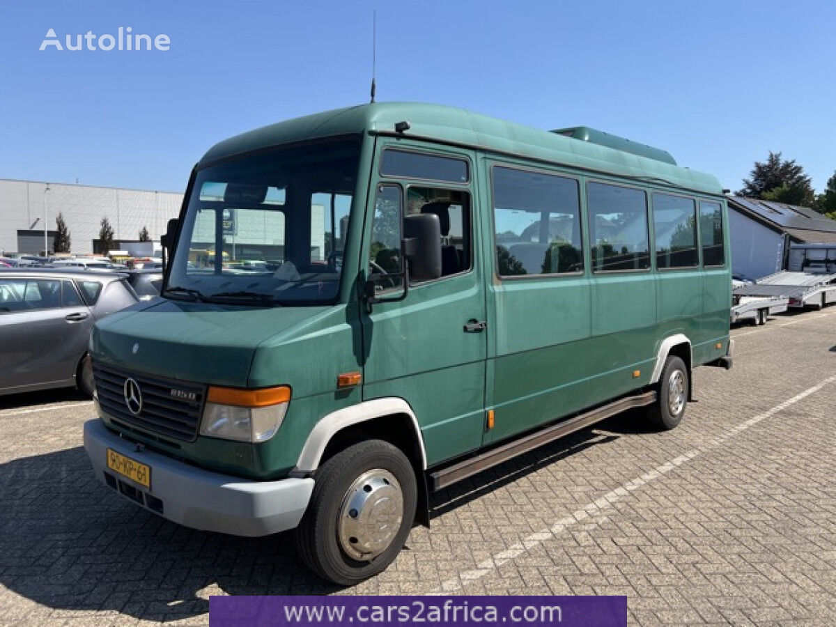 fourgonnette de tourisme Mercedes-Benz Vario 815 D