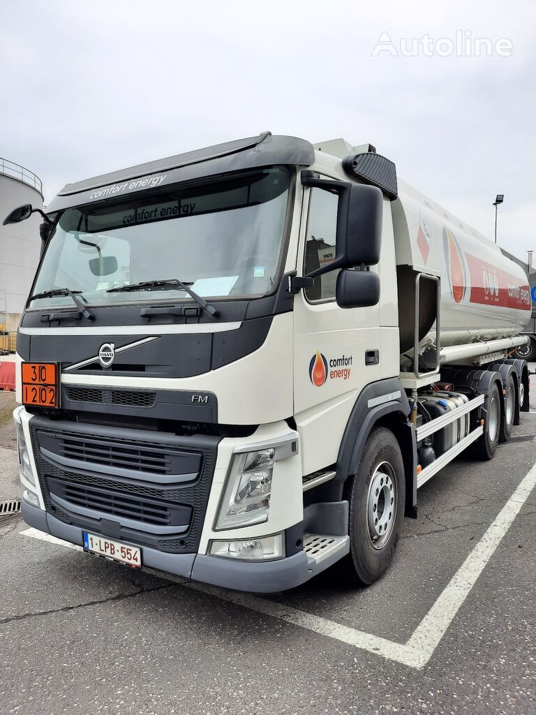 camion de carburant Volvo FM