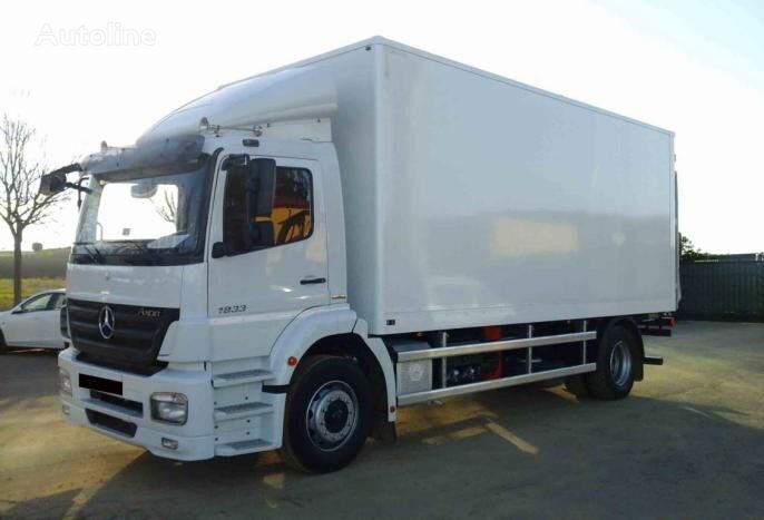 camion fourgon Mercedes-Benz AXOR 18 33