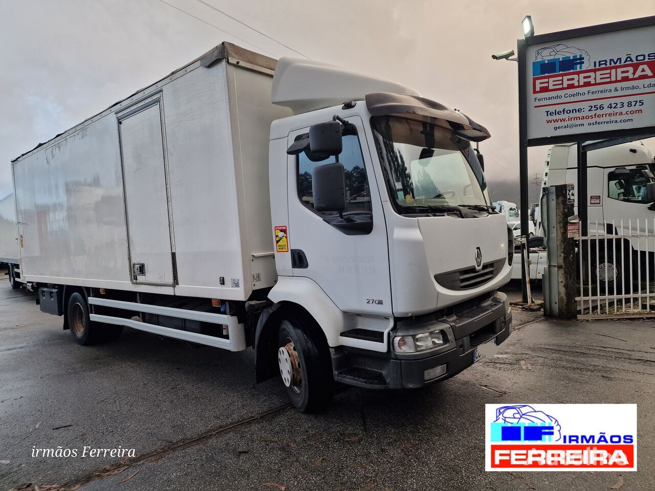 camion fourgon Renault Midlum 270