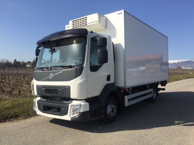 camion frigorifique Volvo FL-240 Hűtős + HF
