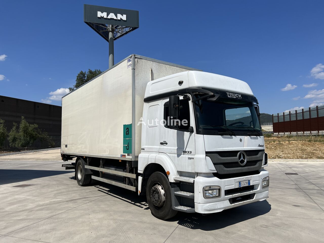 camion isotherme Mercedes-Benz AXOR 1833 T21-089