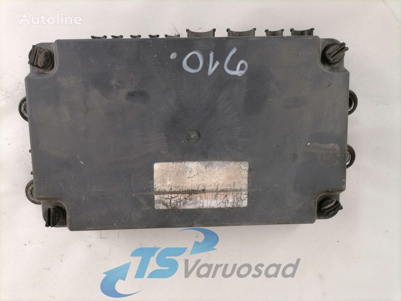 boîte à fusibles Volvo Fuse box 21717590 pour tracteur routier Volvo FH