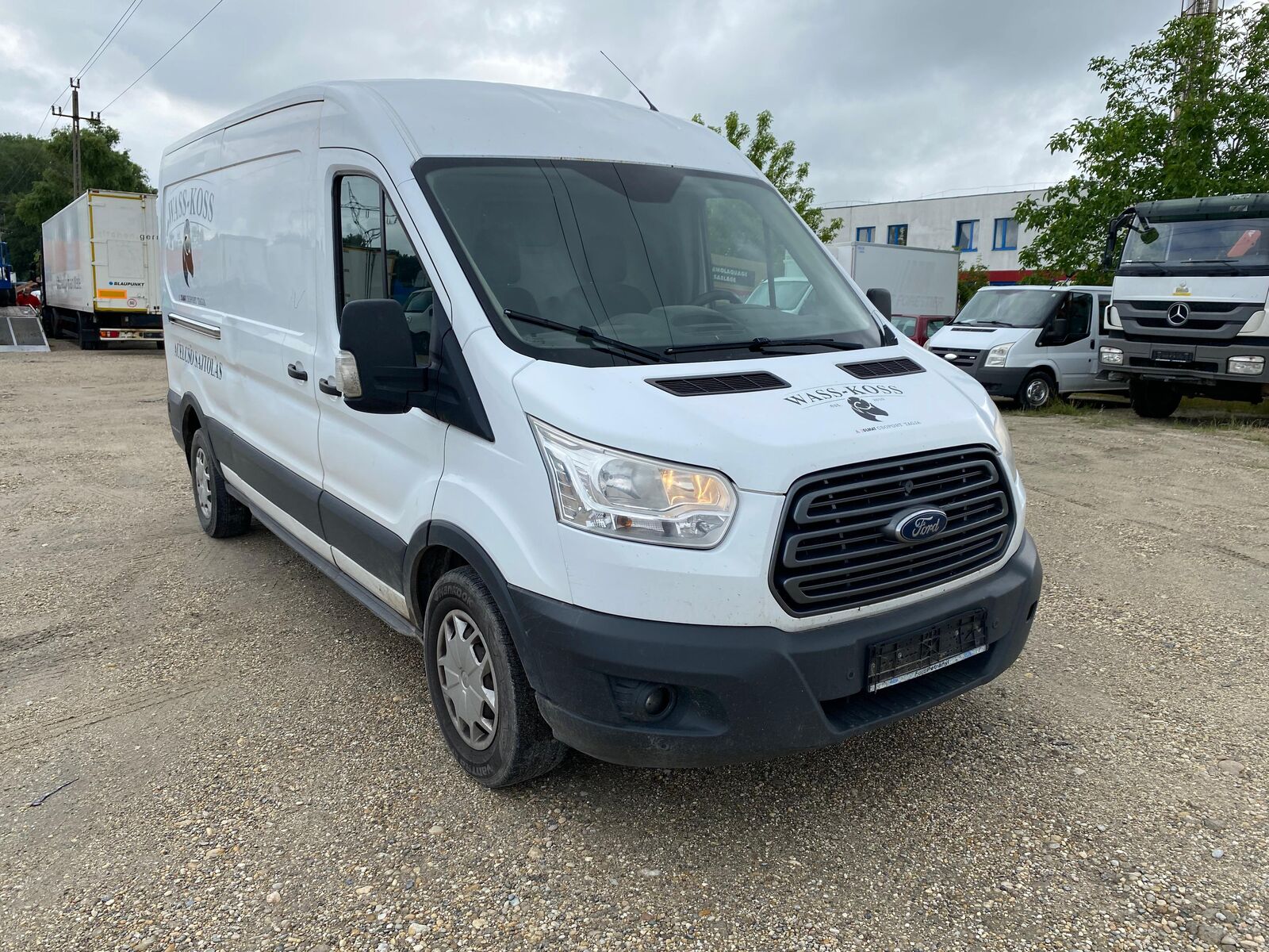 fourgon utilitaire Ford Transit 330L 2.2 - Van